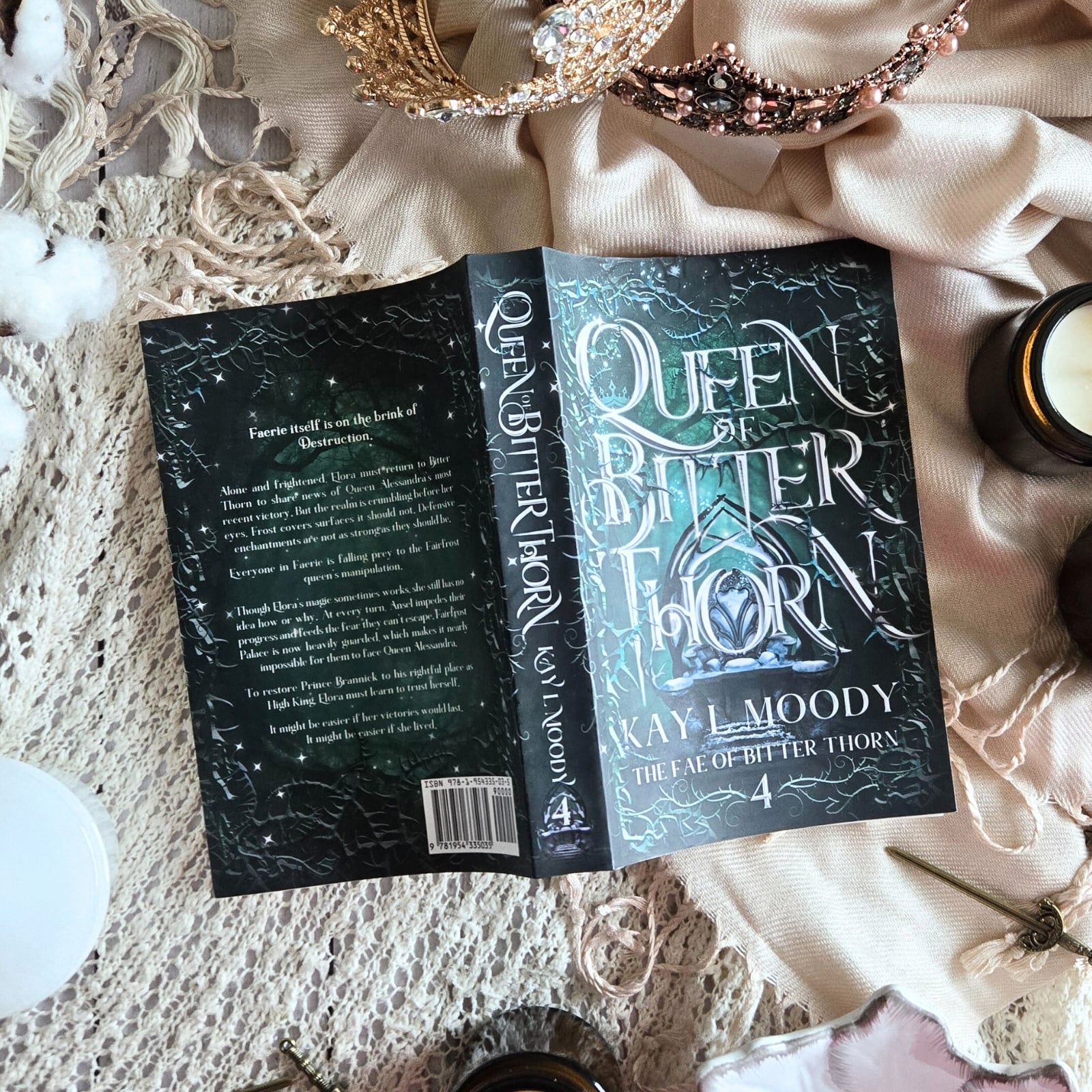 Queen of Bitter Thorn (Paperback)