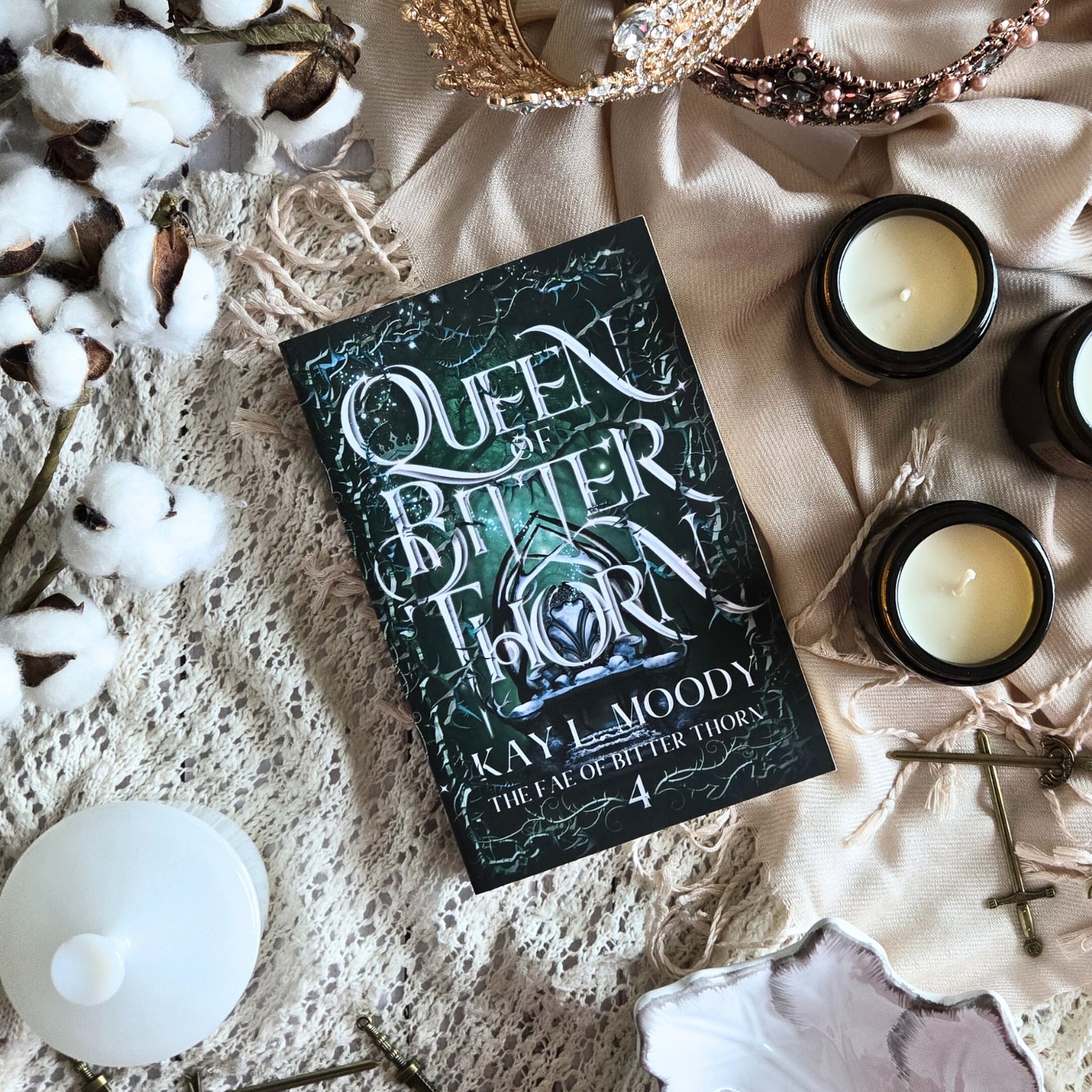 Queen of Bitter Thorn (Paperback)